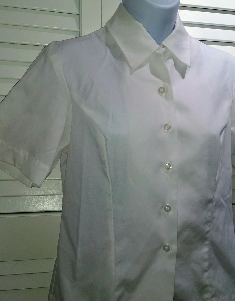 CaliFashions white uniform top Small